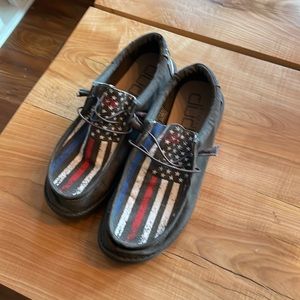 Hey dude size 13 new